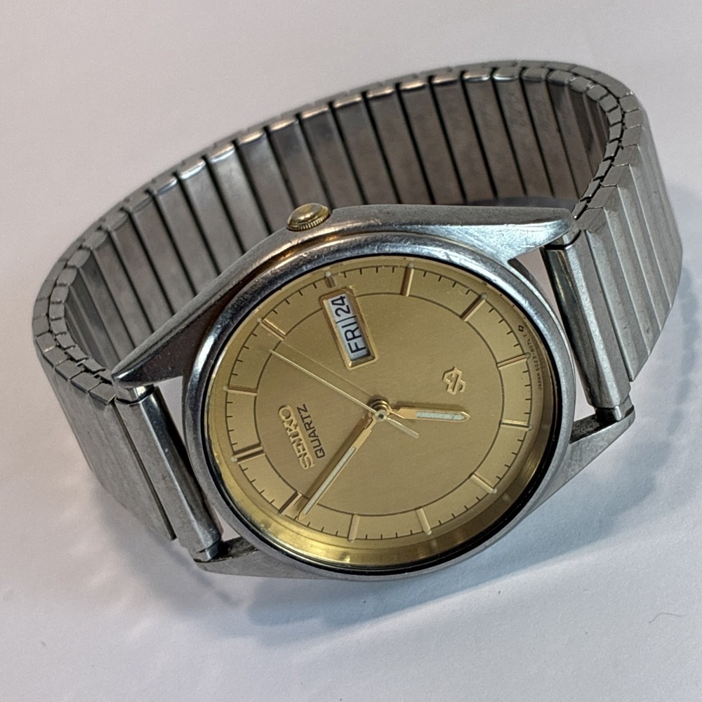 SEIKO SQ Watch Gold Dial Day/Date 5G23-8059 WR Silver Tone SS Bezel Band W/Box - Picture 3 of 17
